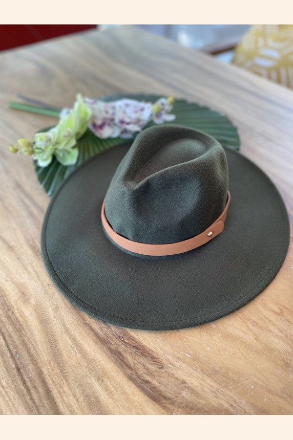 Wide brim panama hat in vegan felt