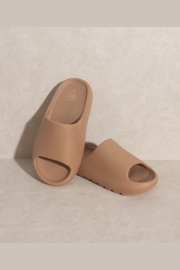 OASIS SOCIETY Wyatt   Comfort Slides