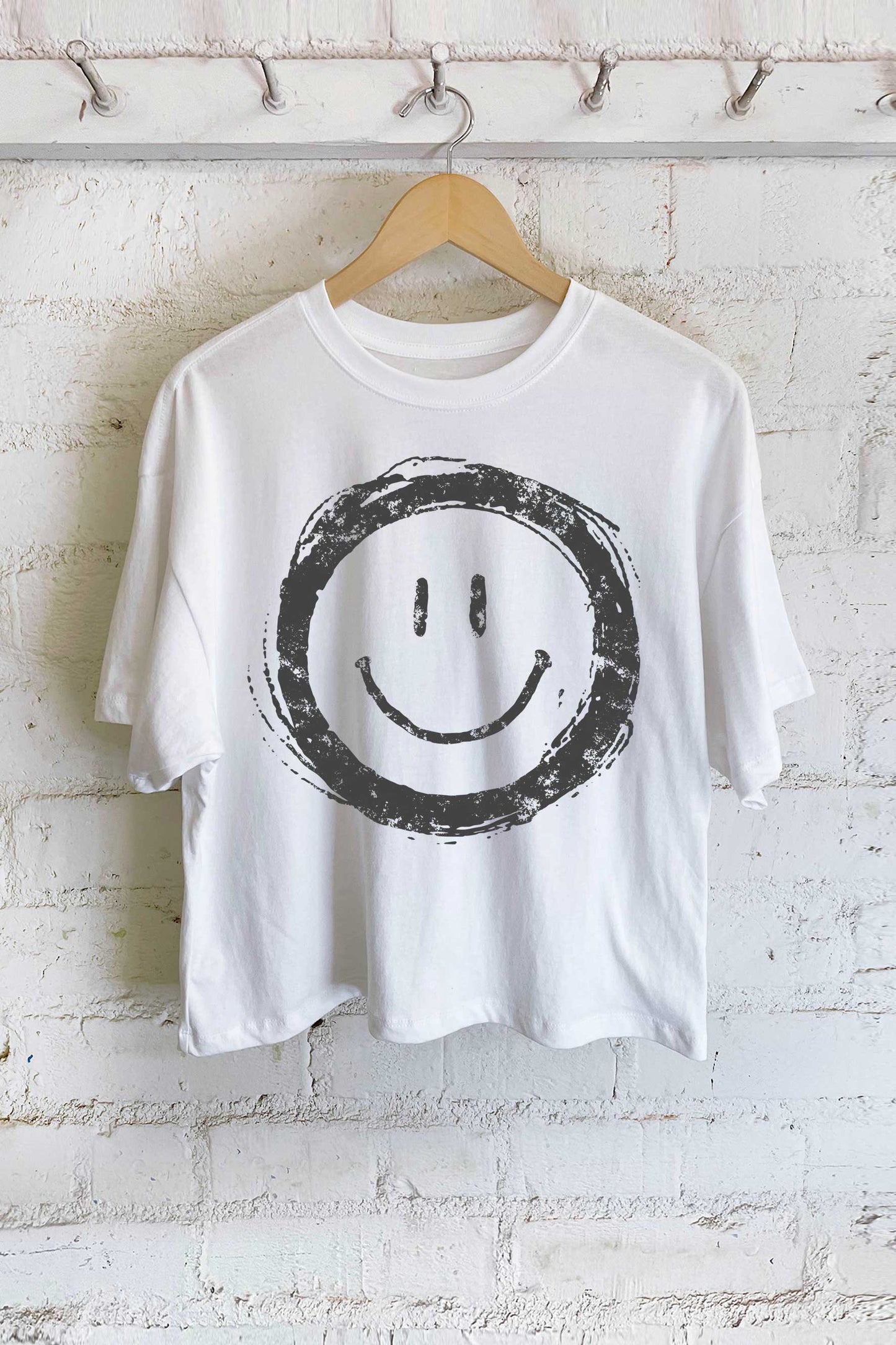 LCTJ0329K SMILEY FACE GRAPHIC CROP TOP