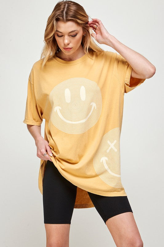 IS1275 Smiley Face Graphic Tee