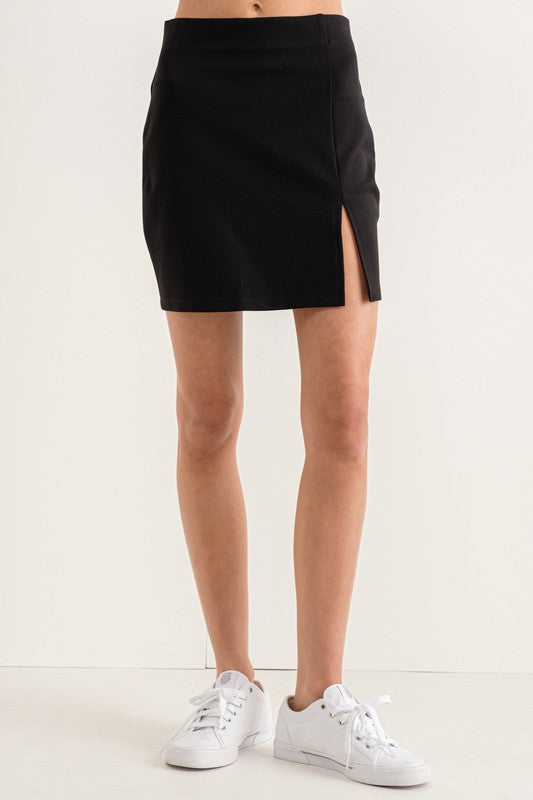 FRSK1640N PONTE MINI SKIRT WITH ONE SIDE SLIT