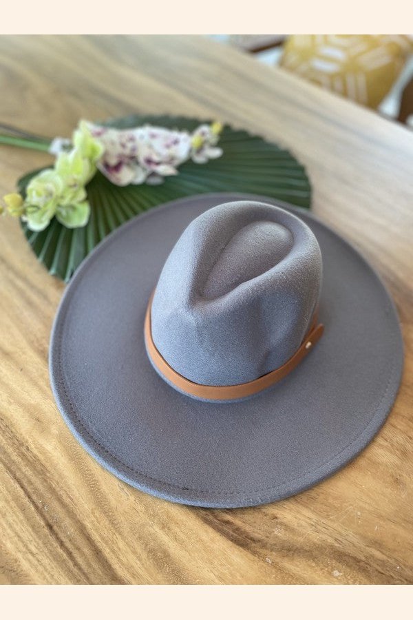 Wide brim panama hat in vegan felt