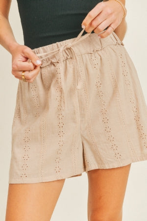 32156 Hem & Thread Eyelet Elastic Waist Shorts Pants