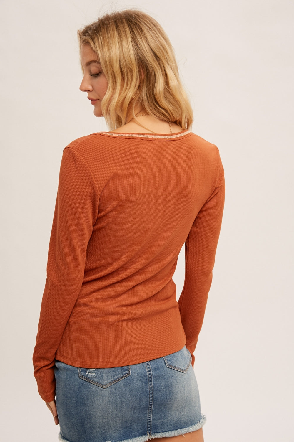 32439F RUST Hem & Thread SQUARE NECK HENLEY FITTED TOP Tops