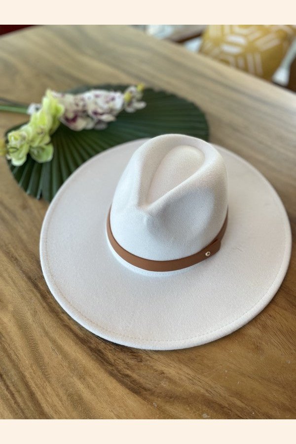 Wide brim panama hat in vegan felt